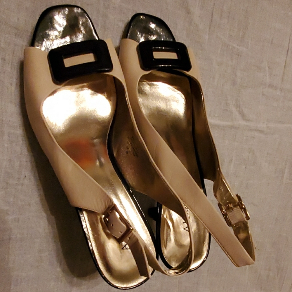 ANNE  KLEIN  MACLUTCHTJ Sz 8M Heels Shoes